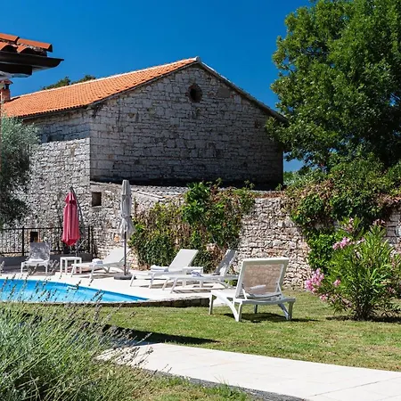 With Private Pools Apartment Kolumbera